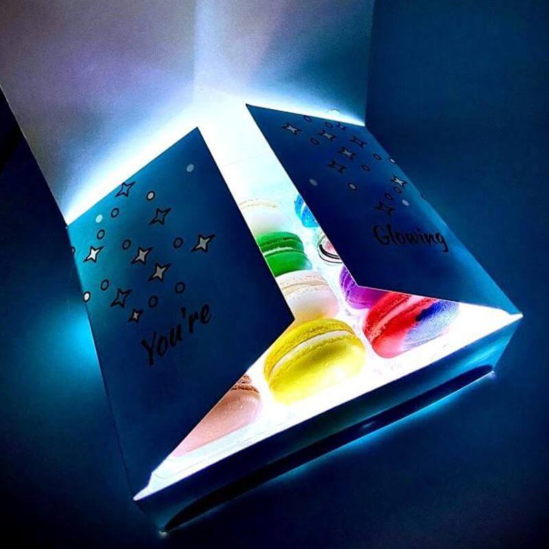 Amanda Light up Macaroon box